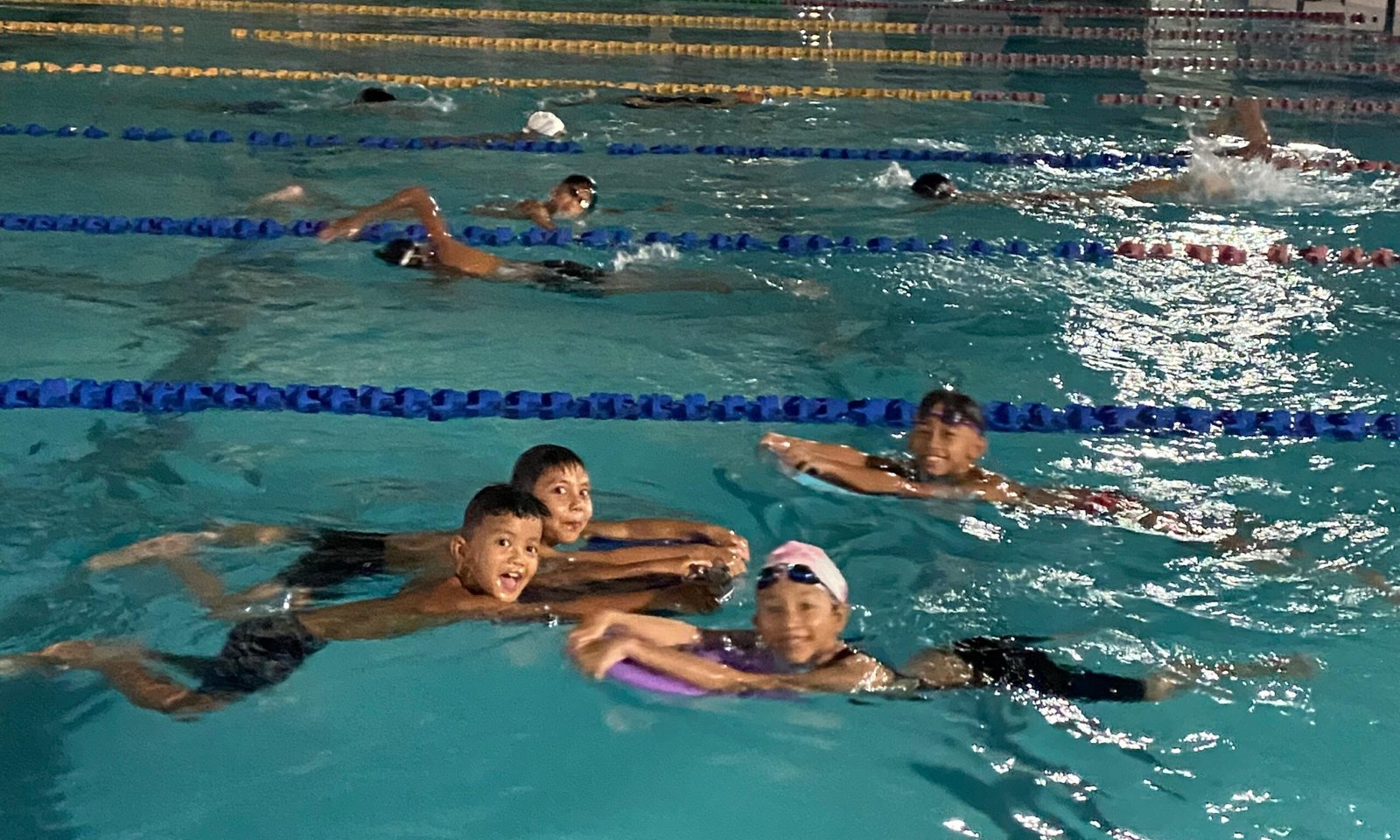 Bukan Sekadar Latihan! Embun Pagi Swimming Club Pacu Mental dan Teknik Atlet di Kolam Bulungan Bukan Sekadar Latihan! Embun Pagi Swimming Club Pacu Mental dan Teknik Atlet di Kolam Bulungan