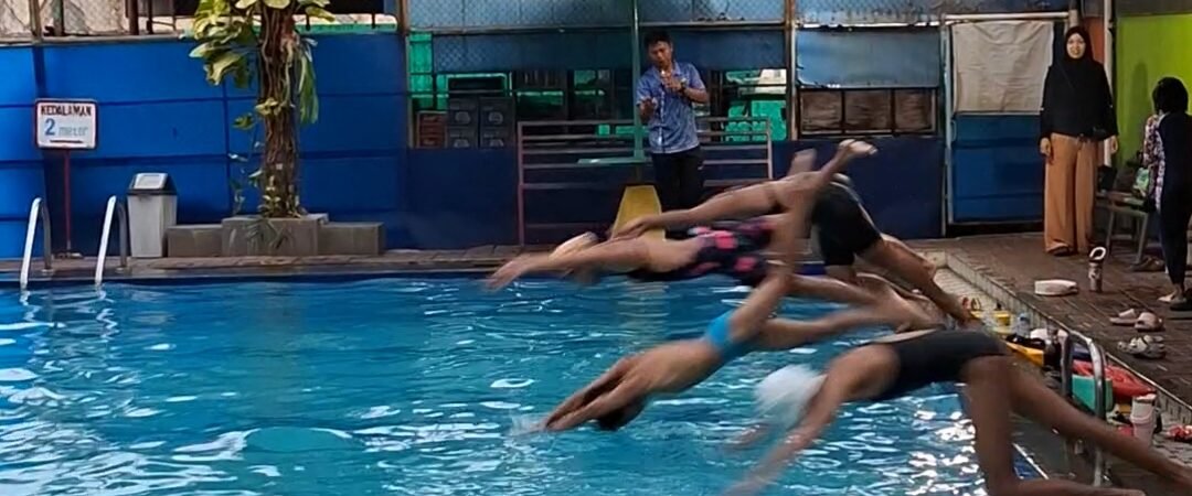 Embun Pagi Swimming Club Kembali Geber Latihan di Graha Jatiwaringin, Coach Rohim Pacu Atlet Tembus Batas